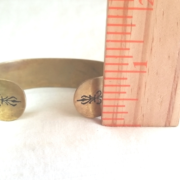 Vintage Brass Serenity Prayer Cuff Bracelet - Picture 3 of 3